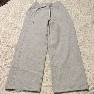 lululemon athletica Light Gray Wide-Leg Scubas XXS